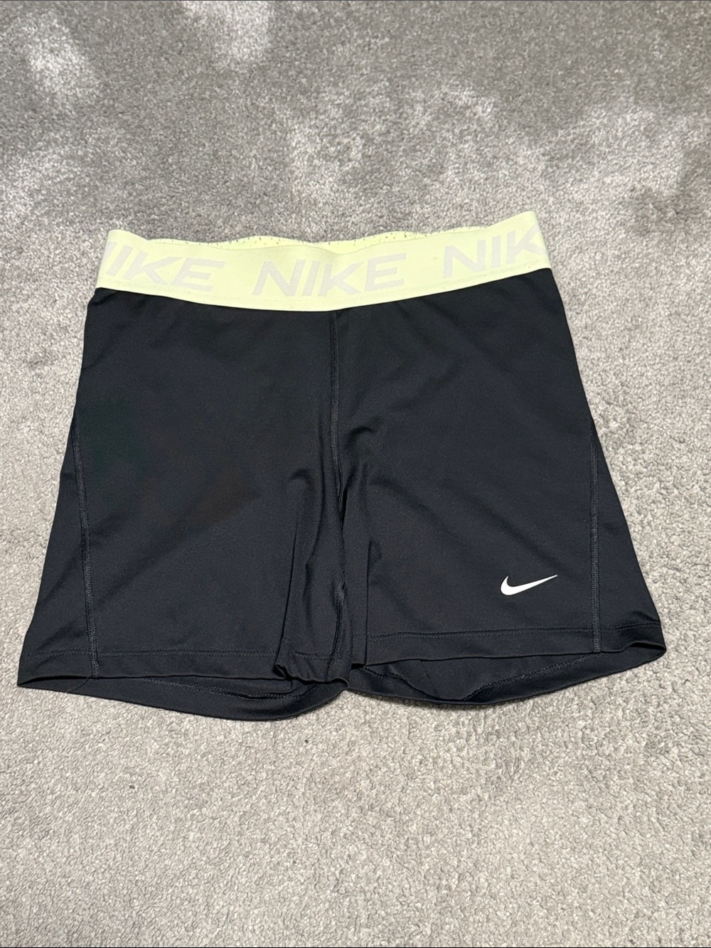 Nike Victory Mid-Rise 5-Inch Shorts Size Large Black